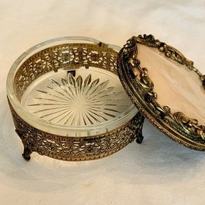 Vintage Globe powder box